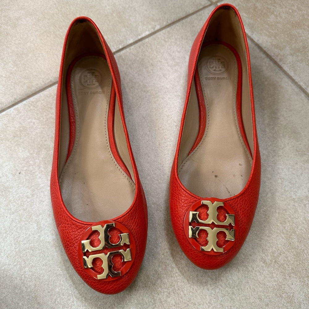Barely worn orange Tory Burch leather ballet flats